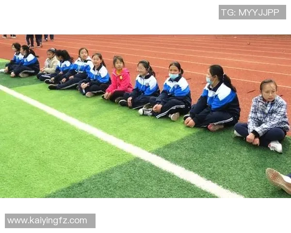 足球明星与韩国女团的跨界合作引发热潮,粉丝狂欢共庆青春梦想 足球明星与韩国女团的跨界合作引发热潮,粉丝狂欢共庆青春梦想