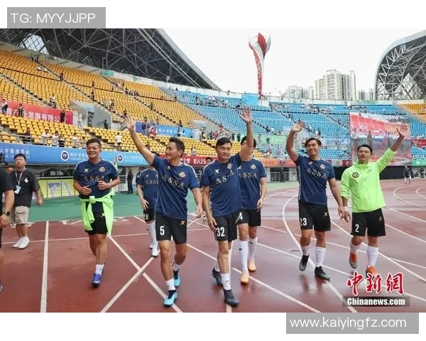 足球明星合影高清头像展示球场魅力与团队精神的完美瞬间 足球明星合影高清头像展示球场魅力与团队精神的完美瞬间