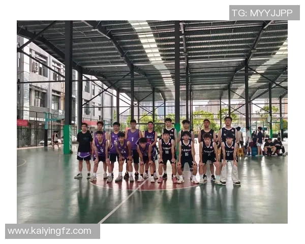 篮球专题:聚焦重庆篮球队的团队协作 篮球专题:聚焦重庆篮球队的团队协作